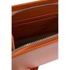 Jacquemus ‘Le Gadju’ Phone Holder With Strap Orange 13 Jacquemus ‘Le Gadju’ Phone Holder With Strap Orange -Miinto Tilbehor Butik unnamed file 386
