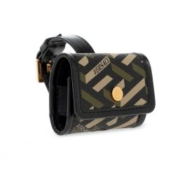 Versace AirPods Case Green 10 Versace AirPods Case Green -Miinto Tilbehor Butik unnamed file 593